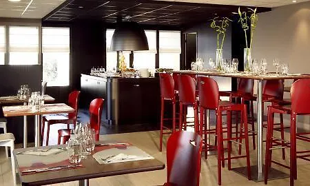 Campanile Epernay - 51530 فندق