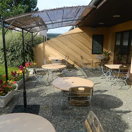 Campanile Epernay - 51530 فندق