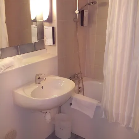 Campanile Epernay - 51530 3* Dizy