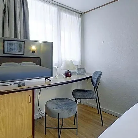 Ξενοδοχείο Campanile Epernay - 51530 3*