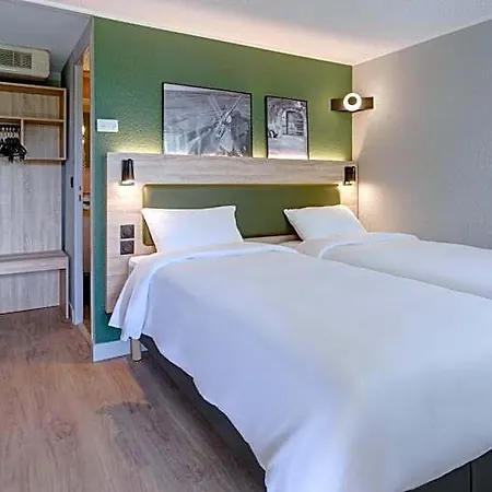 Campanile Epernay - 51530 Dizy