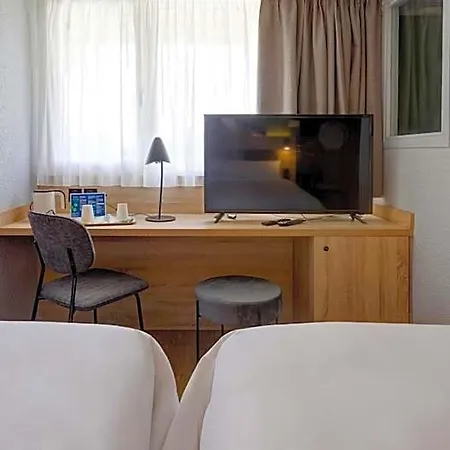 Ξενοδοχείο Campanile Epernay - 51530 3*