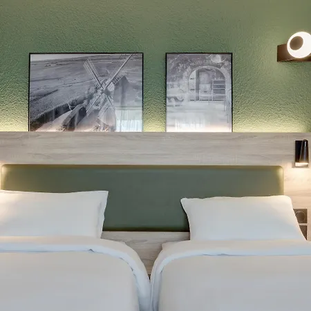 Hotel Campanile Epernay - 51530