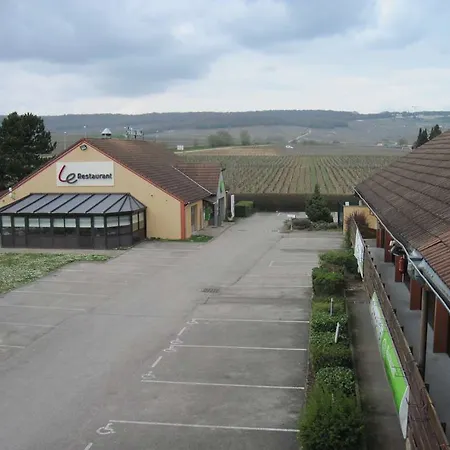 Campanile Epernay - 51530 Dizy