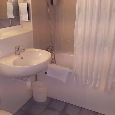 Campanile Epernay - 51530 3* Dizy