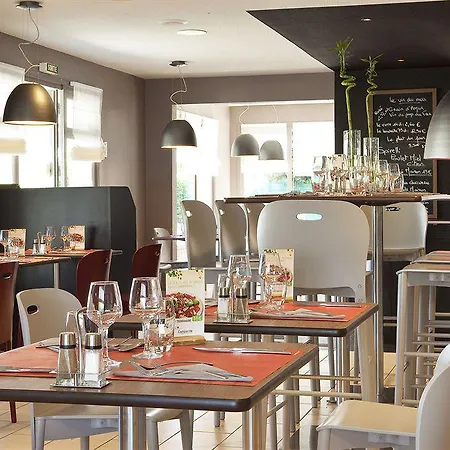 Campanile Epernay - 51530 فندق