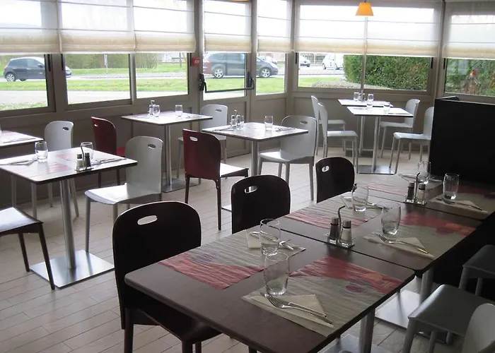 Campanile Epernay - 51530 3* 디지