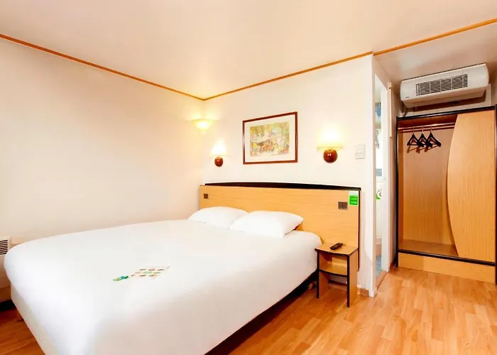 호텔 Campanile Epernay - 51530 디지