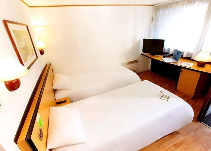 호텔 Campanile Epernay - 51530