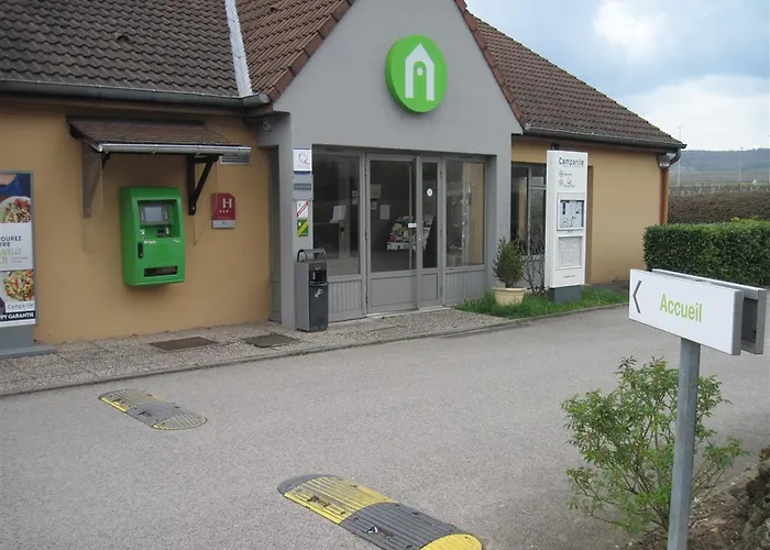 호텔 Campanile Epernay - 51530 3*