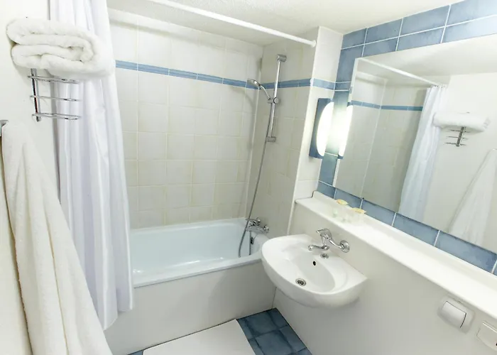 Campanile Epernay - 51530 디지