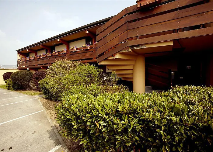 Campanile Epernay - 51530 호텔 디지